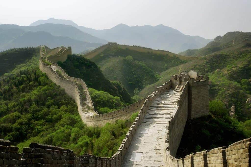 Die Chinesische Mauer bei Nebel