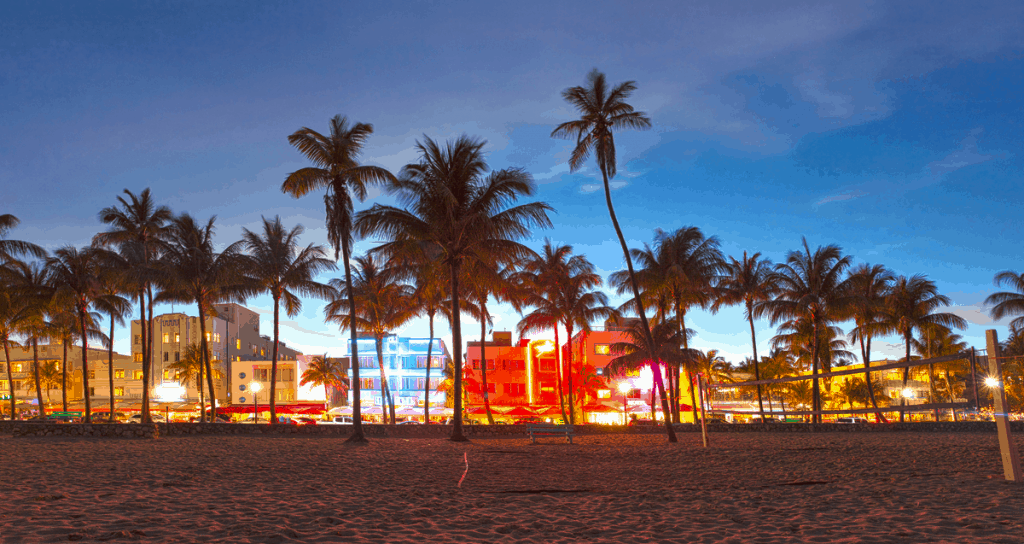 Der Strand von Miami bei Nacht