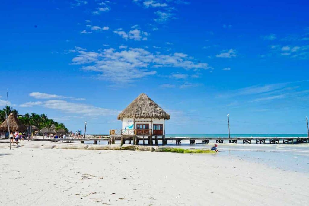 Hütte am Strand der Isla Holbox in Mexiko