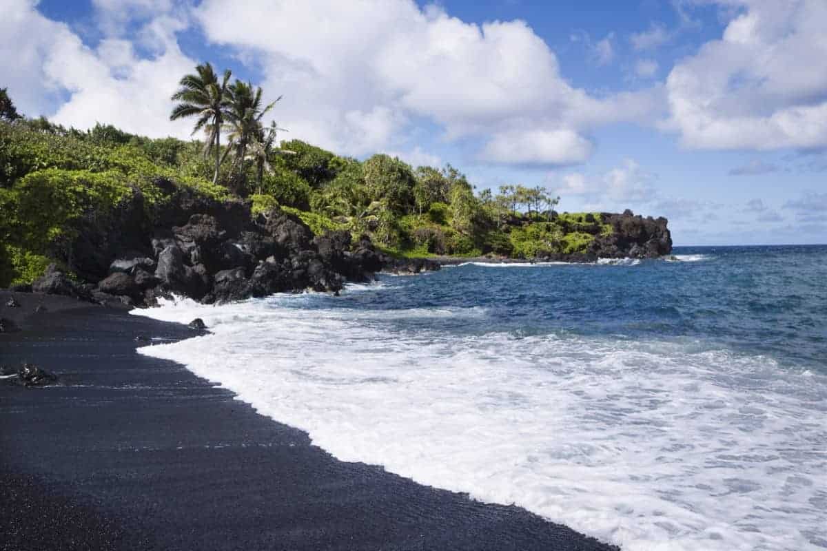 Punaluu Black Sand Beach - Hawaii 