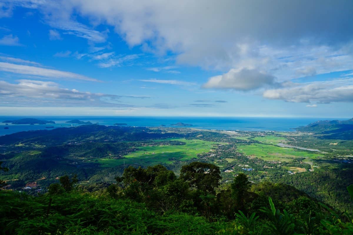Ausblick vom Gunung Raya über Langkawi